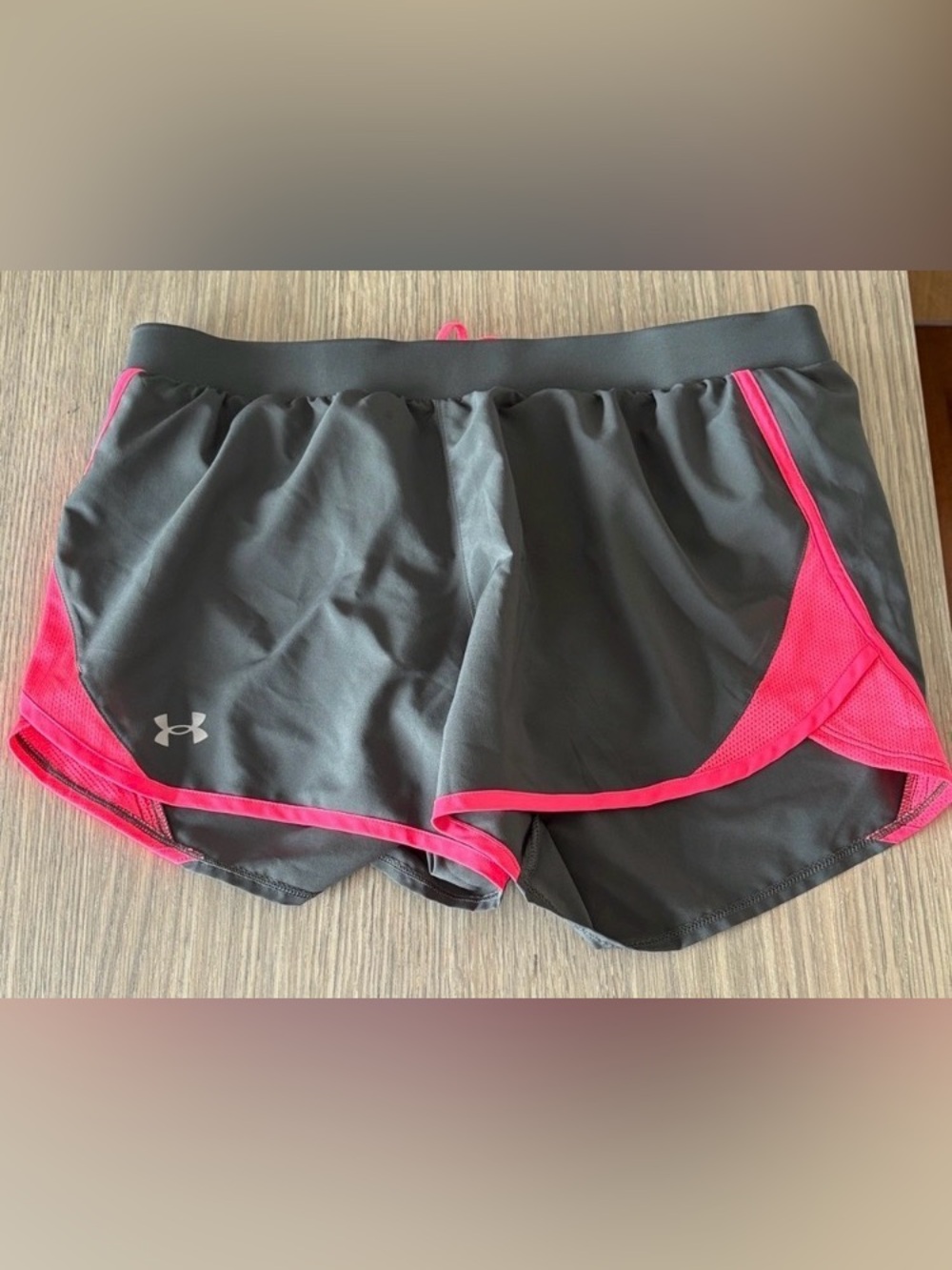 🍃💗Under Armour Grey and Pink Shorts